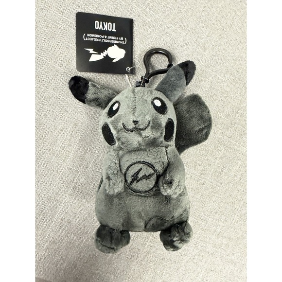 Pokémon Other - Thunderbolt Project Fragment x Pokemon Pikachu Plush Keychain 2018 w/carabiner